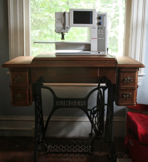 My loaner Bernina, ready to go on her Singer table.