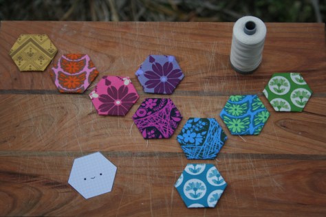 hexagon mini quilt progress anna maria horner