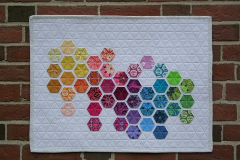 modern hexies mini quilt finish