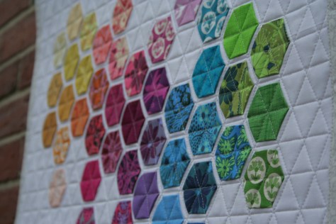 modern hexies mini quilt finish