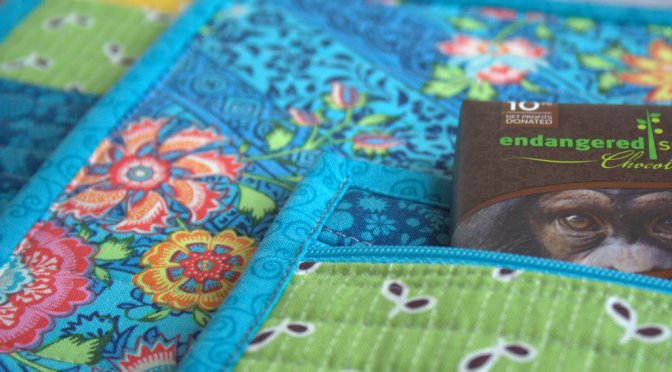 Simple Zipper Bag Sew Along with Fat Quarter Shop