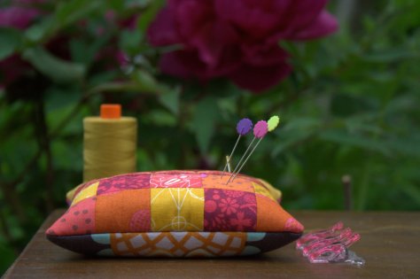 fat quarter shop pin cushion sew along