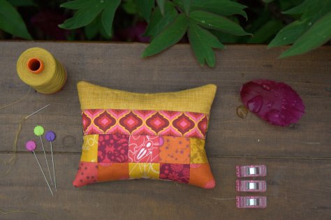 fat quarter shop pin cushion sew along