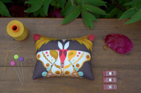 fat quarter shop pin cushion sew along