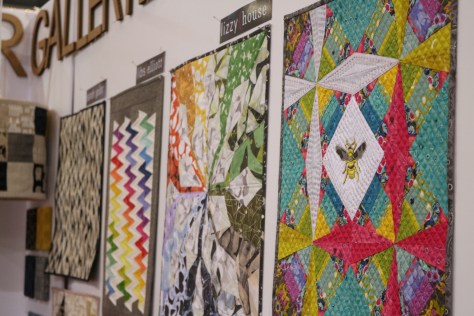 alison glass constant flux mini quilt andover booth quiltcon 2017